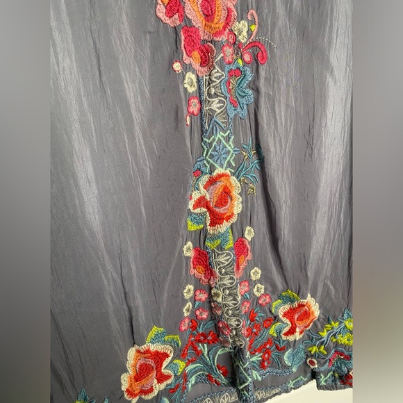 Johnny was embroidered dress - Picture 2 of 6